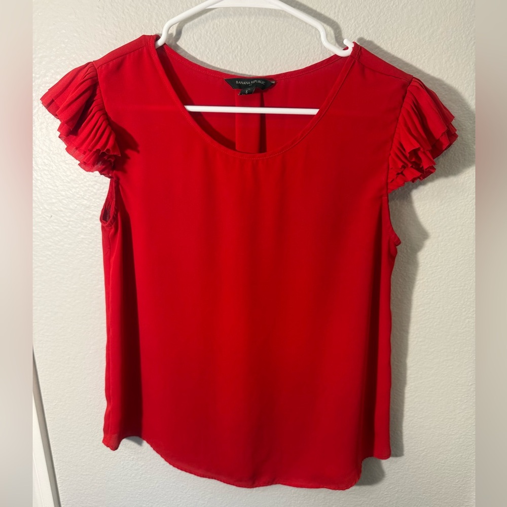 Banana Republic Red‎ Ruffled Sleeve Top